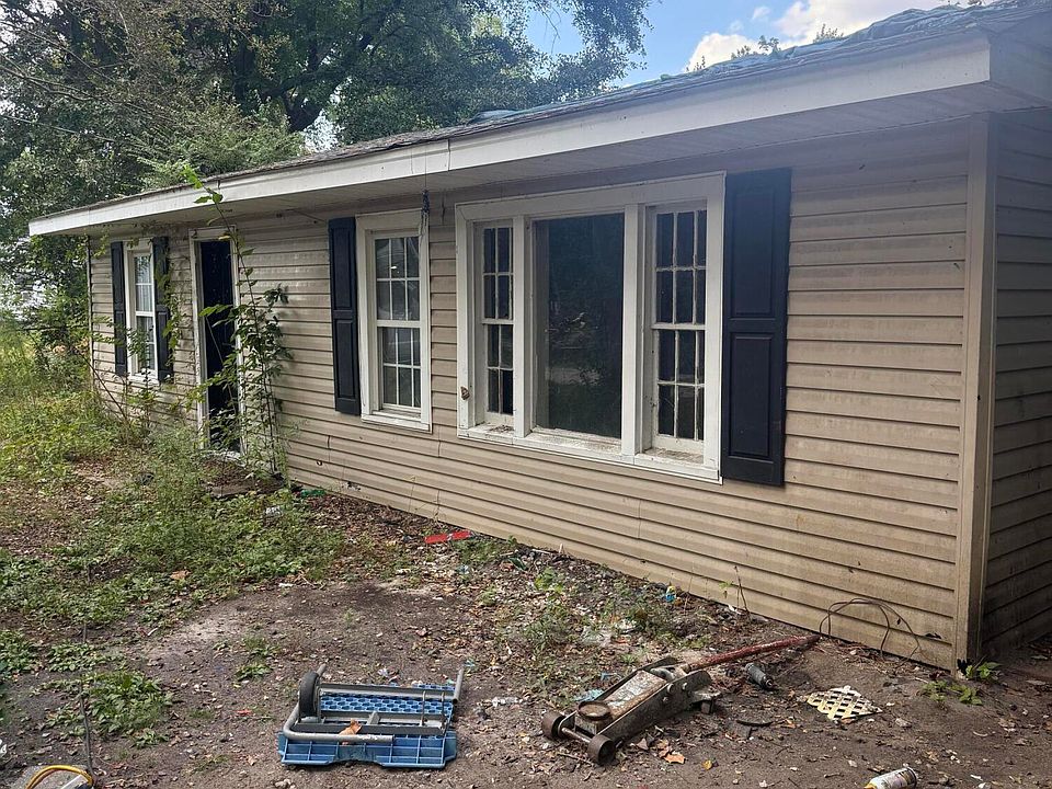 1st image of 1068 Sullivan Road