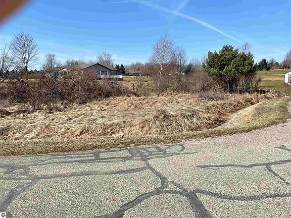 2nd image of Na Shaftsbury Ct