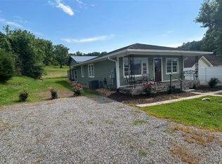 31 Willow St, Ellijay, GA 30540