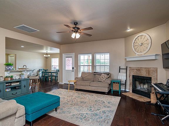 4th image of 8945 Carmin Dr