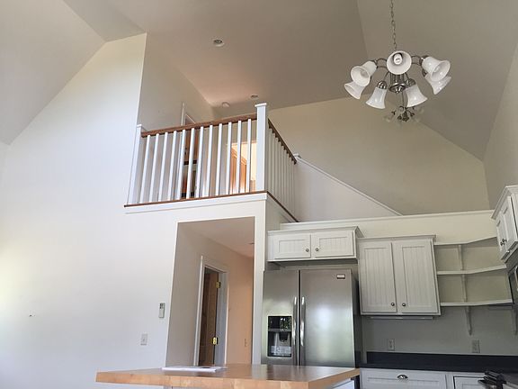 4th image of 115 S Grand Ave #1