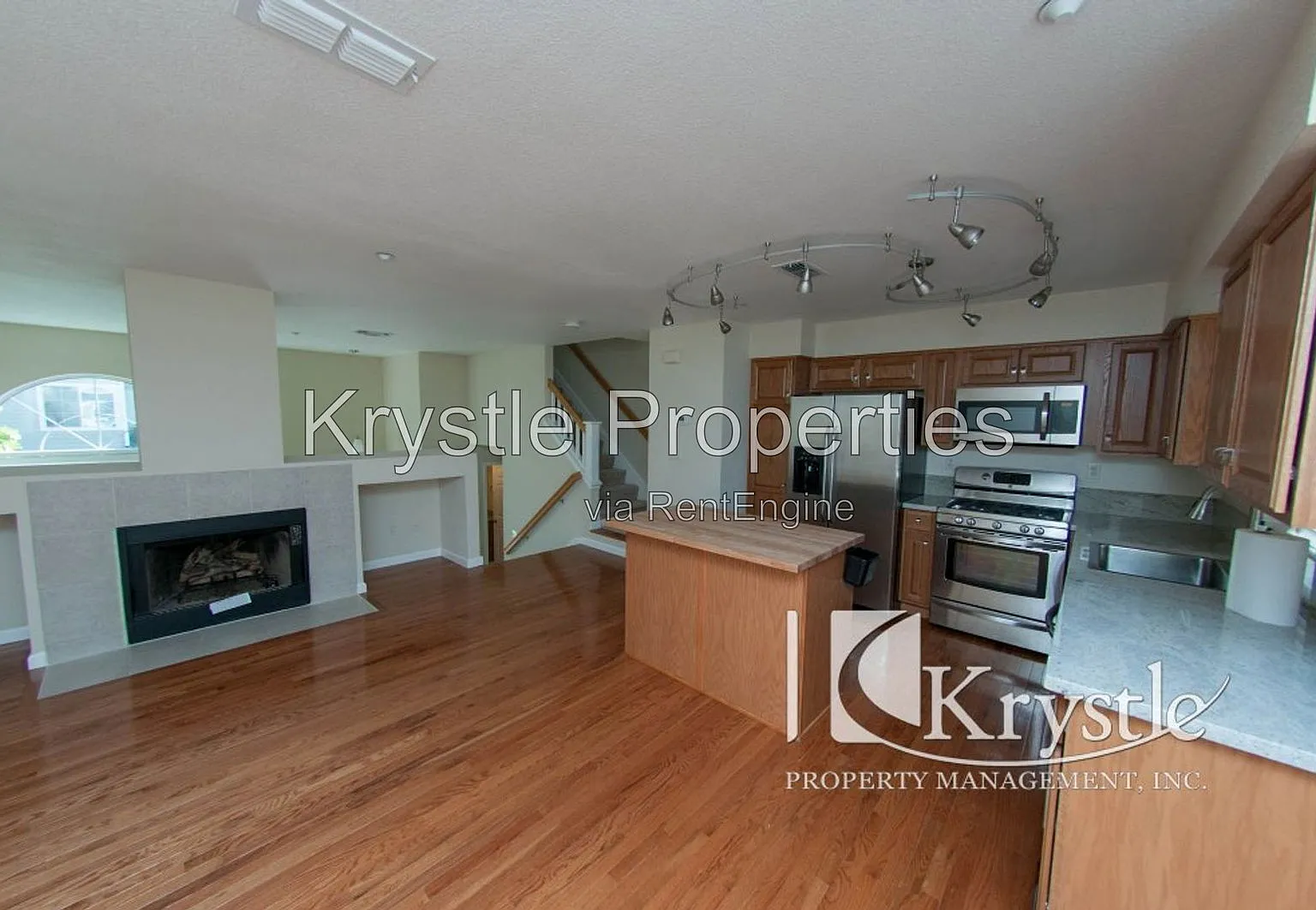 3 bed, 2.5 bath, 1442 sqft, $3,600 — Photo 4