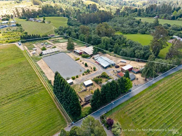 2951 Thorn Road, Sebastopol, CA 95472