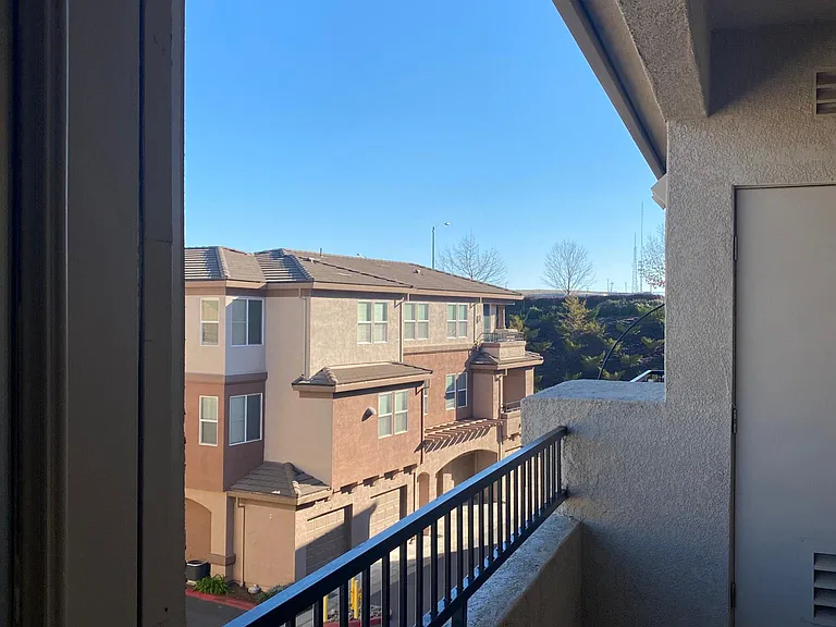 700 Moon Cir — Photo 45