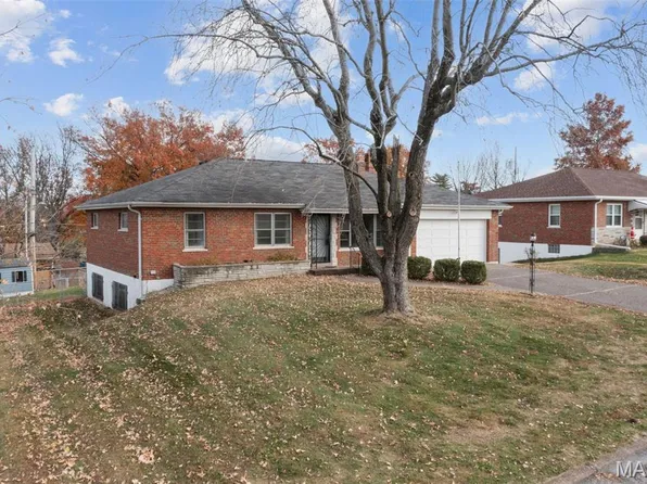 9720 Grantview Dr, Saint Louis, MO 63123