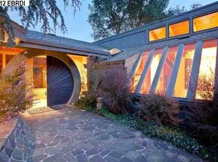 92 Southwood Dr, Orinda, CA 94563
