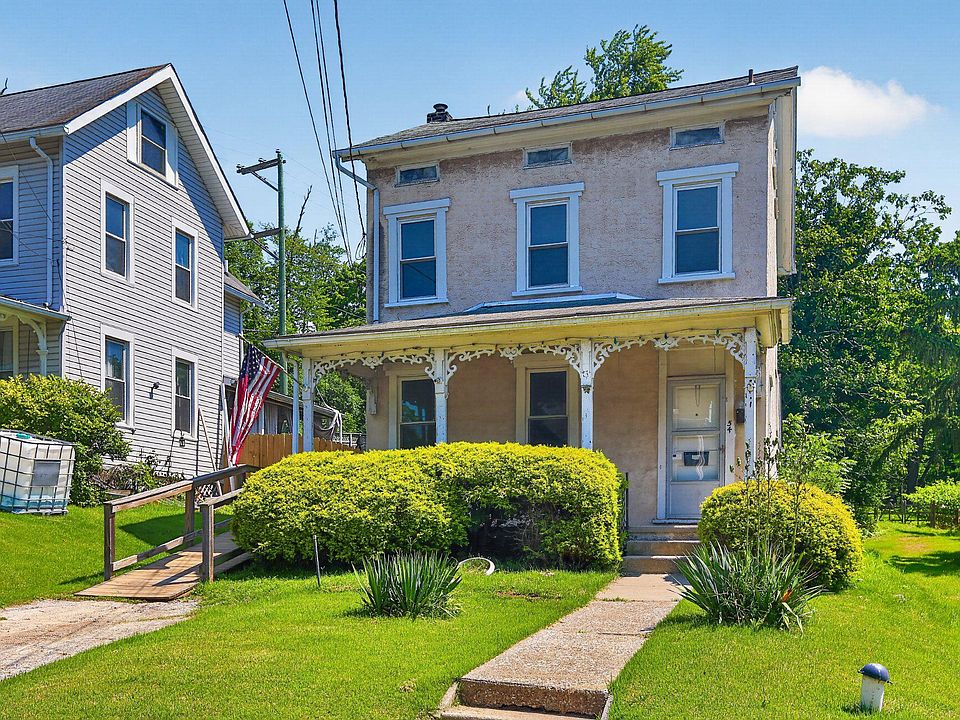 1st image of 54 Railroad St