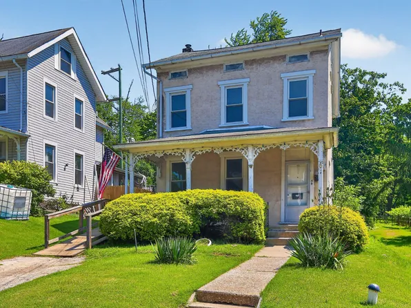54 Railroad St, Royersford, PA 19468