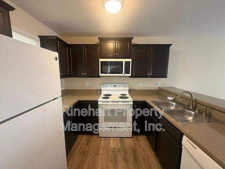 1656-H201 Eagles Pl — Photo 5