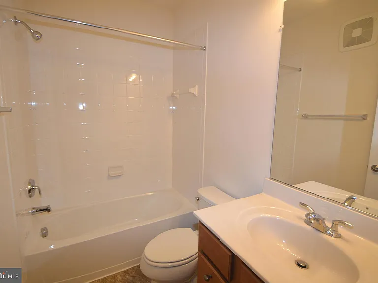 20508 Milbridge Ter — Photo 30