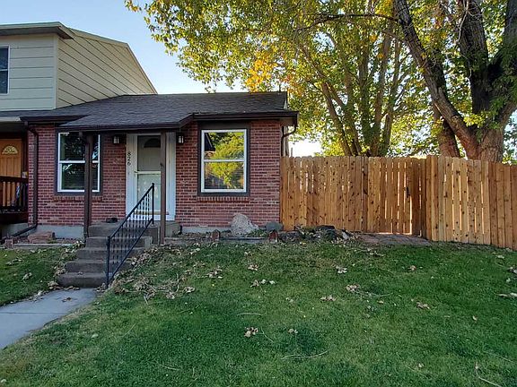 2nd image of 826 Mary Anne Dr