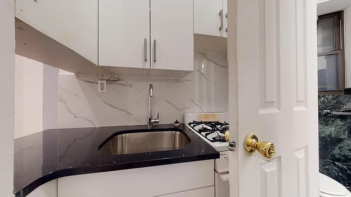 Rented by Bond New York | media 15