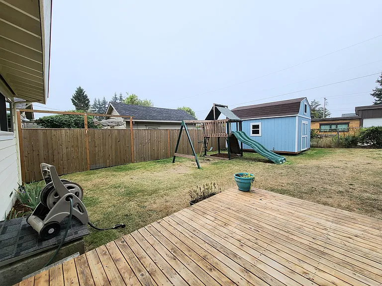 1614 Cedar St — Photo 11
