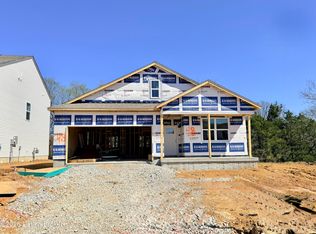 8106 Cedar Meadows Ln, Louisville, KY 40229