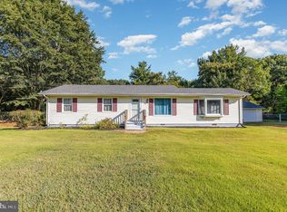 221 Clearview Dr, Colonial Beach, VA 22443