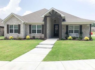 1811 Maple Rdg, Benton, AR 72019