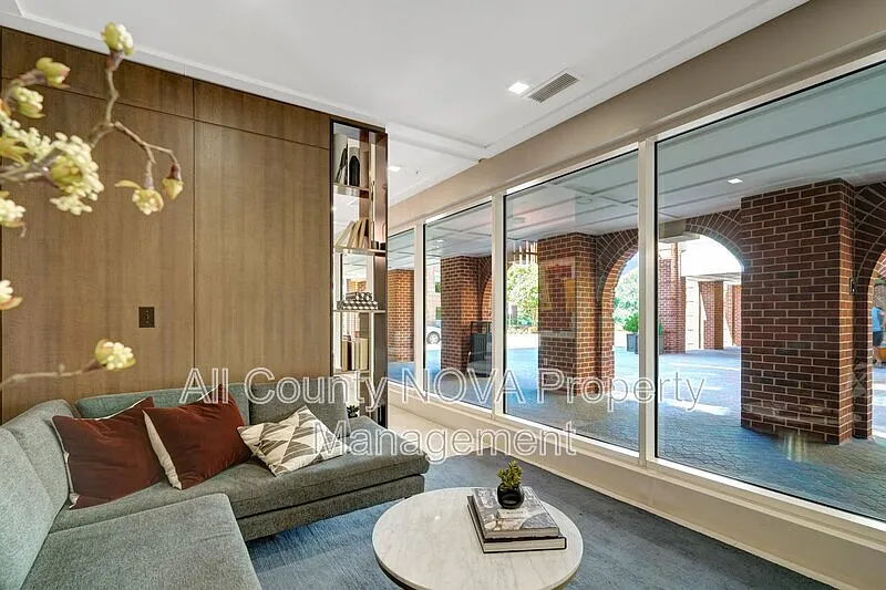 2 bed, 2.0 bath, 1104 sqft, $3,650 — Photo 3