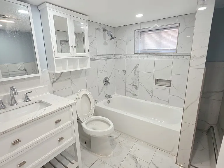 569 W 7th Ave #1A — Photo 15