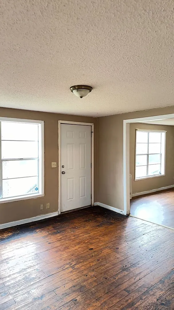 593 Perdue Place, Greenville — Photo 2