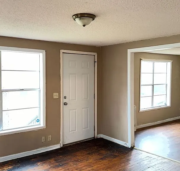 593 Perdue Pl — Photo 2