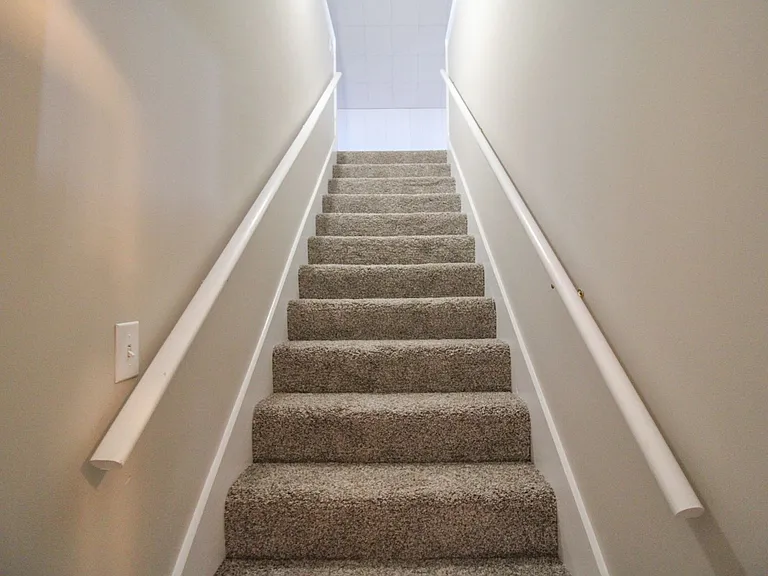 17524 Martin Dr — Photo 36