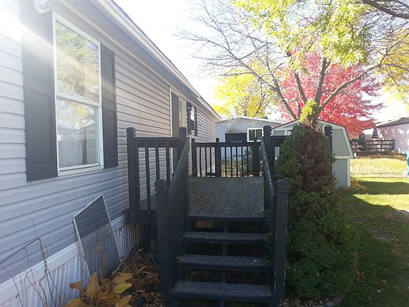 5th image of 9528 Pierce St NE