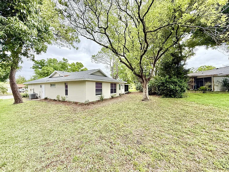2869 Thistle Ct N — Photo 59