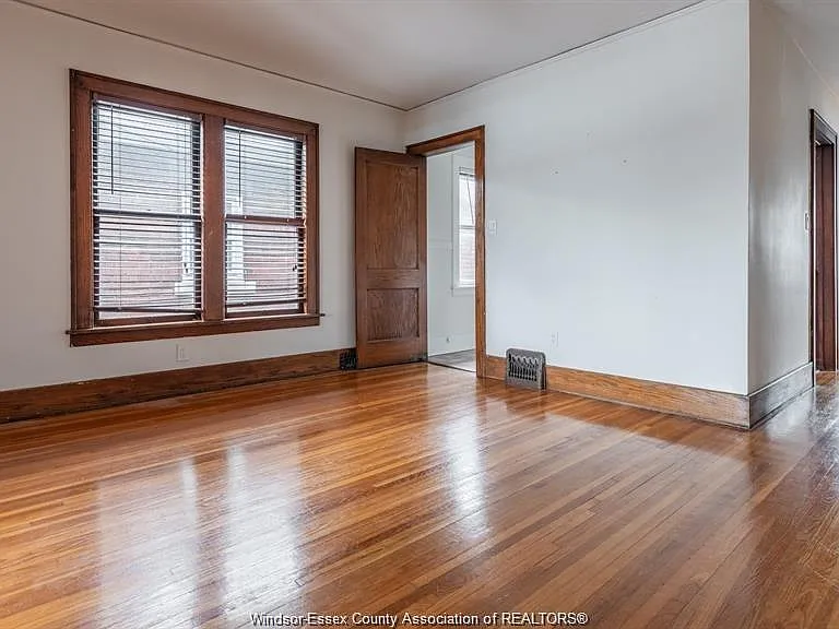 533 Moy Ave #LOWER — Photo 9