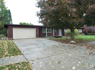 1025 Vassar St, Alma, MI 48801