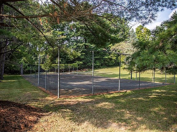 4th image of 7859 Cahill Rd