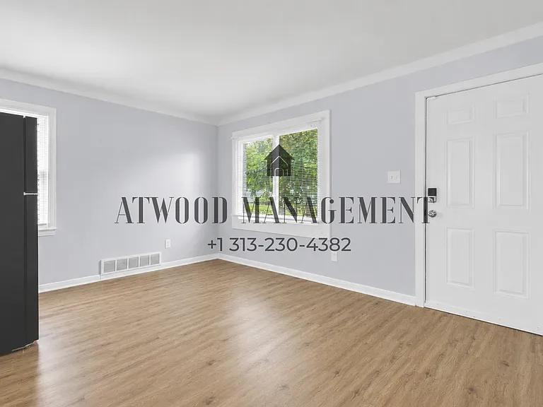 8283 Vaughan St — Photo 3