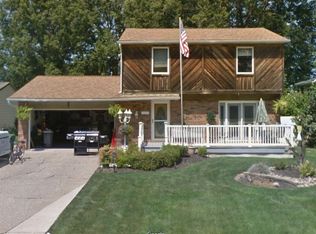 36603 Spindrift Dr, Eastlake, OH 44095