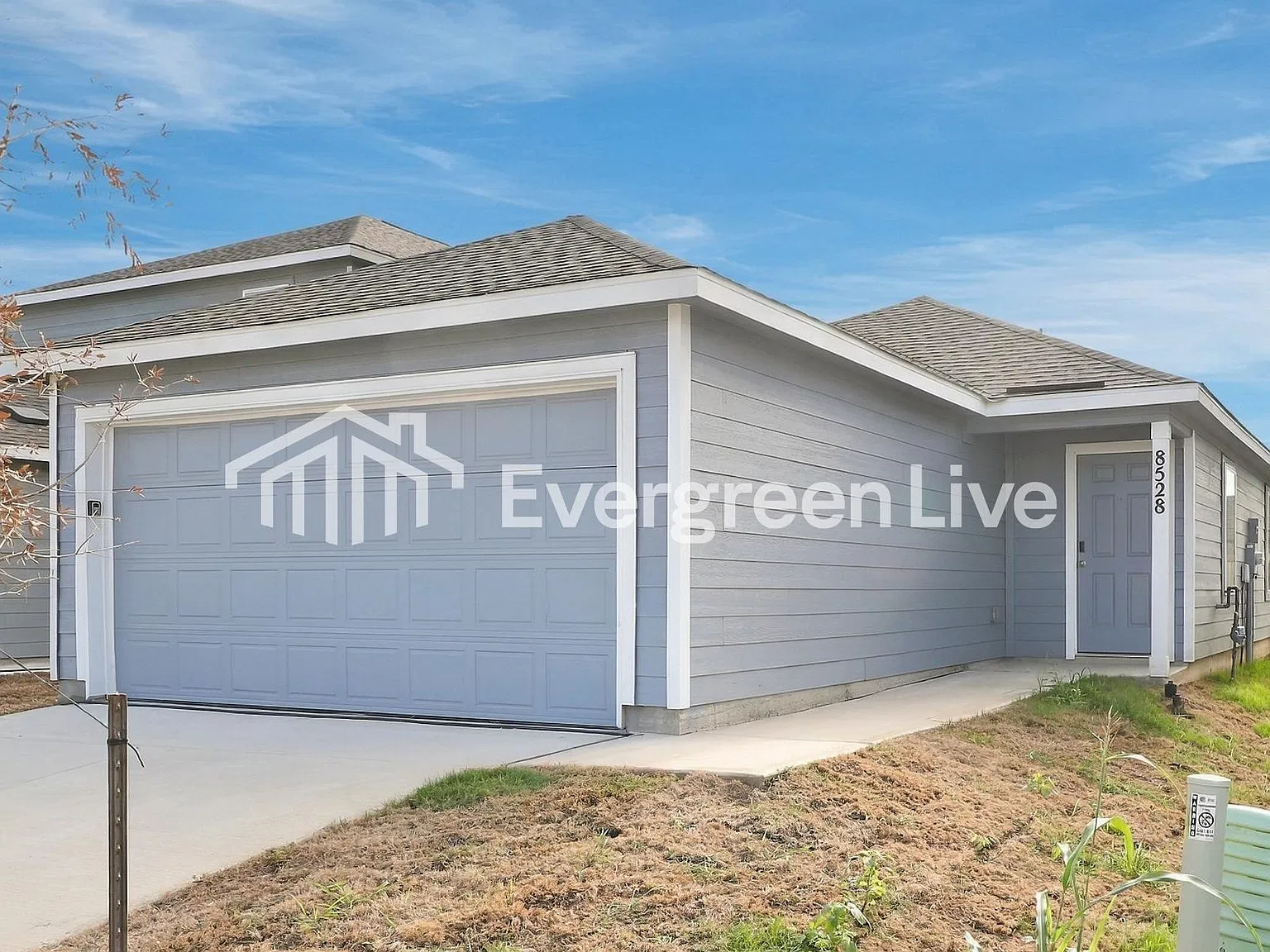 4 bed, 2.0 bath, 1483 sqft, $1,420 — Photo 1