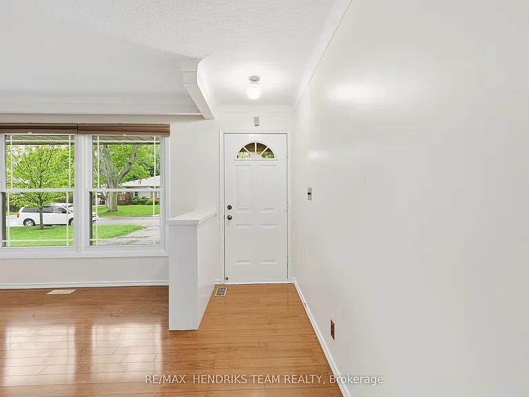 23 Crescentwood Dr — Photo 7