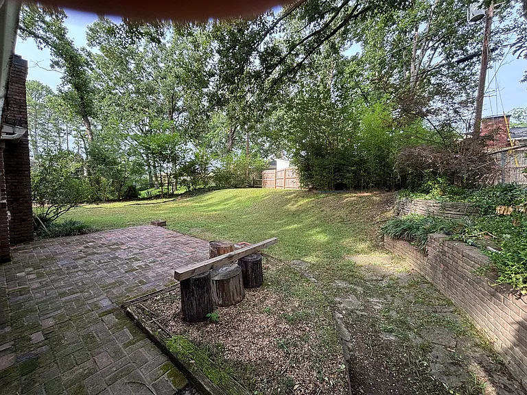 1905 Clapboard Hill Rd — Photo 12