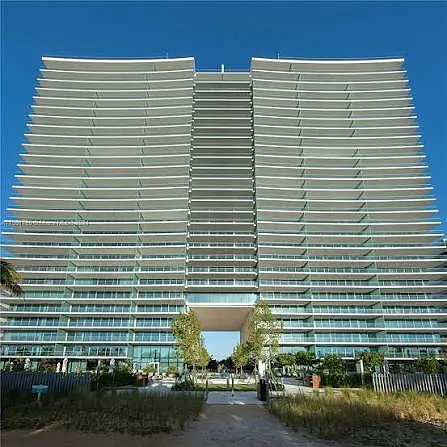 10201 Collins Ave #2516 — Photo 9