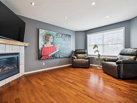 3rd image of 27 N Everstone Way SW