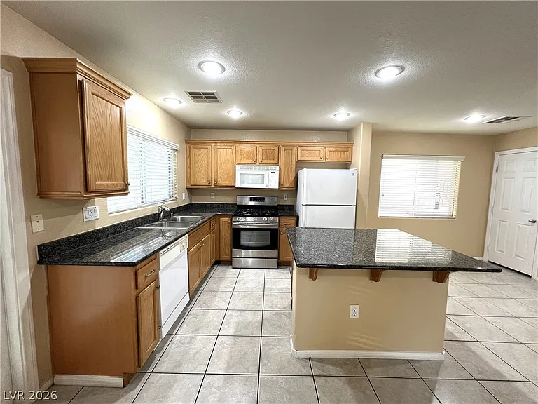 7366 Lagoon Blue St — Photo 9