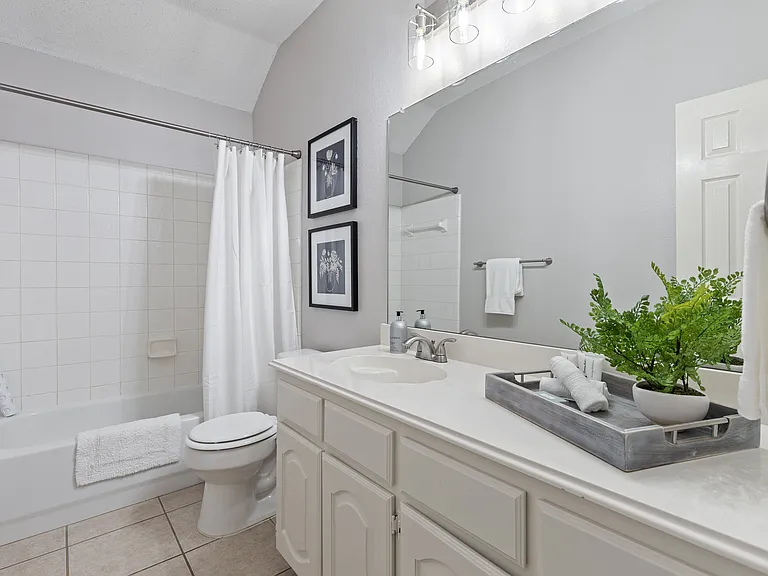 4909 Springtree Ln — Photo 18