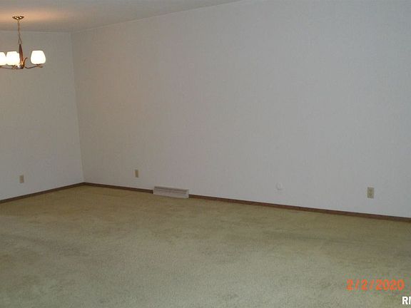5th image of 1606 W Devereux Dr
