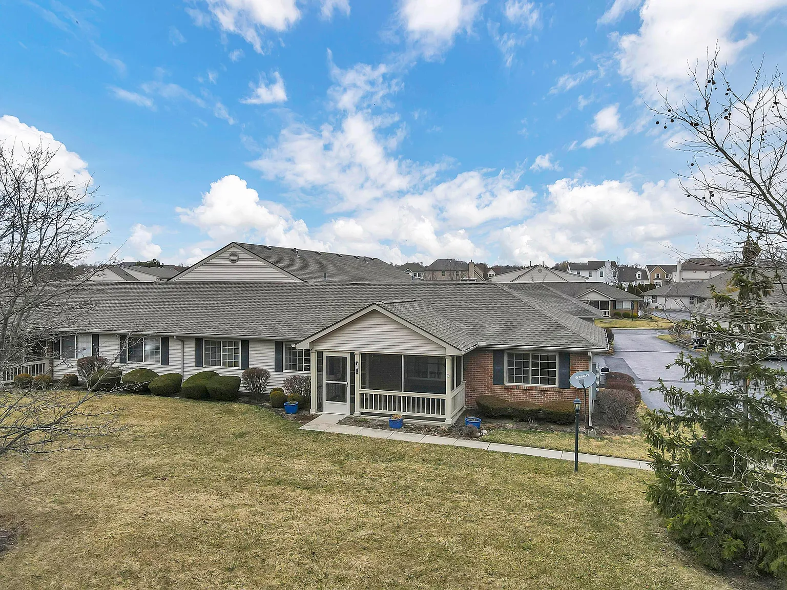 381 Virginia Ct photo 1