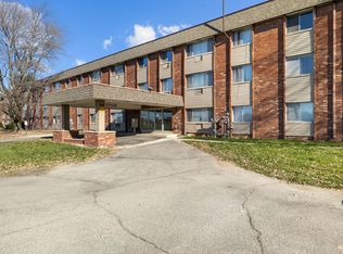 District on Oakwood, Muncie, IN 47304