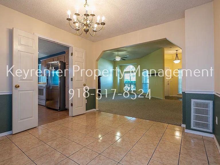 9638 S 90th East Ave — Photo 6