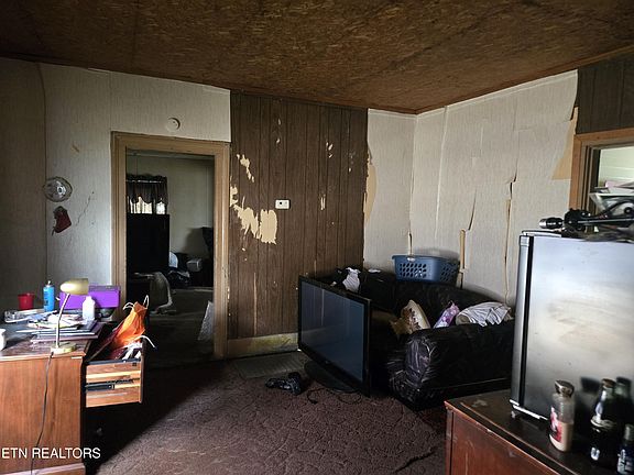 3rd image of 1521 Boyd St