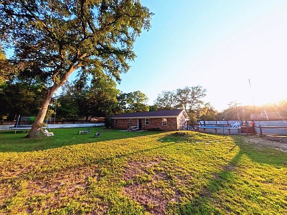 3rd image of 6036 Oakwood Dr