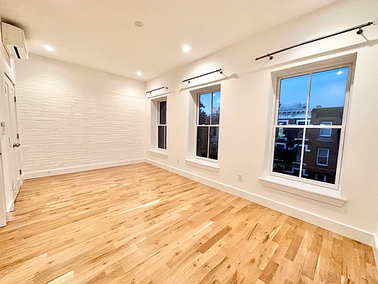 Rented by Compass | media 7