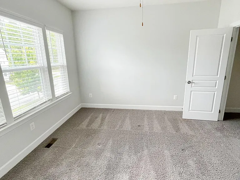 43691 Yulan St — Photo 15
