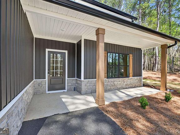 3rd image of 3230 Steadman Rd