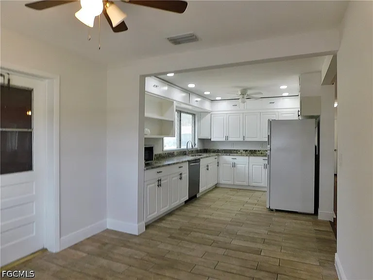 287 Poe Ave — Photo 4
