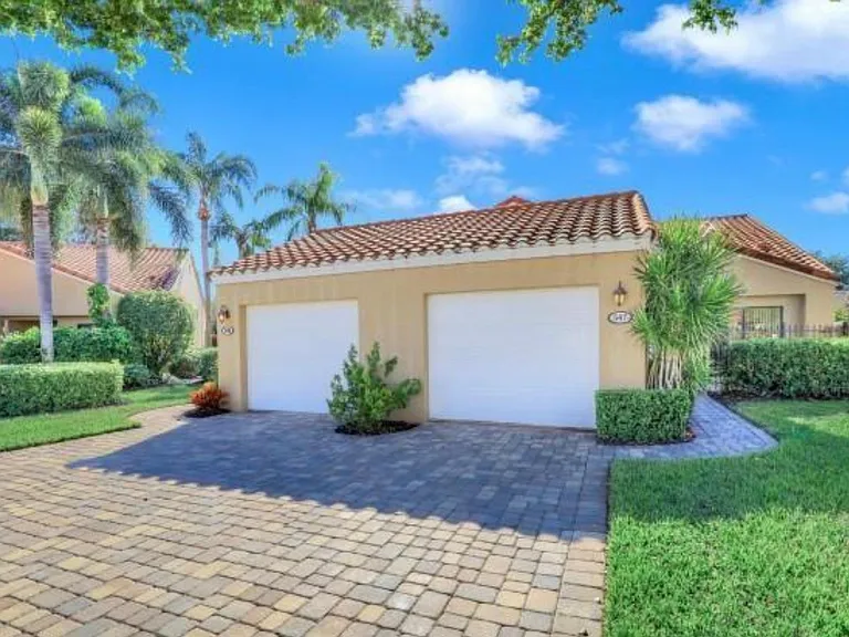 547 Beachwalk Cir — Photo 13